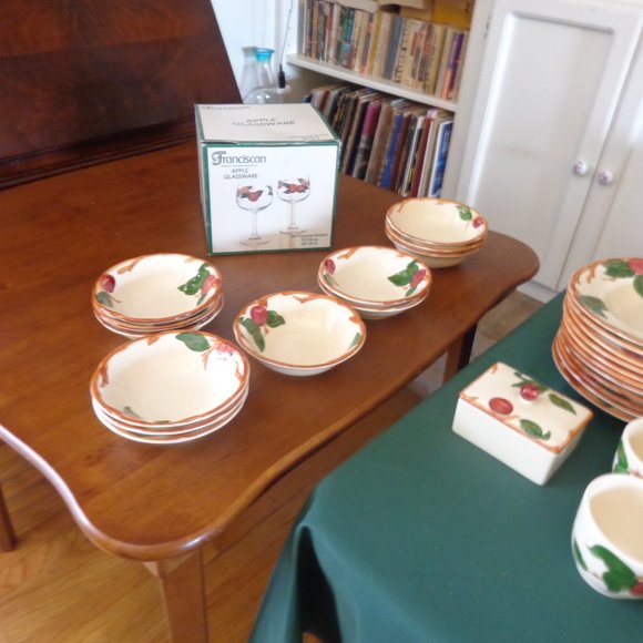 158 pieces Francican Apple 1940's - 2010 Local Pick Up only - Picture 13 of 16